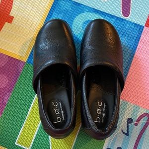 B.O.C Rare pebbled leather slip on clog shoes, size 8